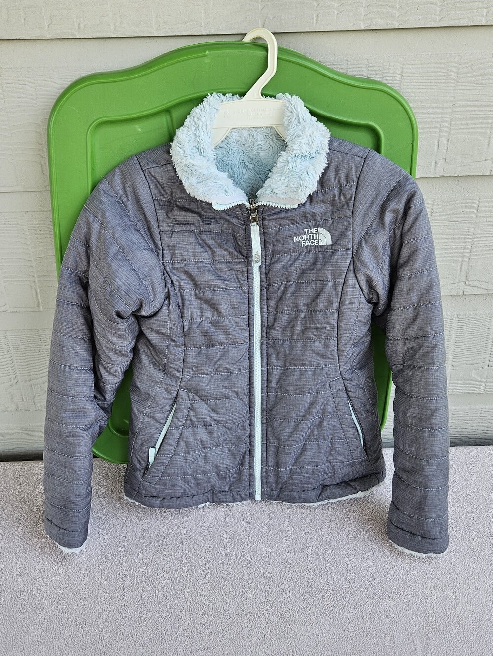 The North Face Reversible Mossbud Swirl Jacket Girls SZ S 7/8 Grey Blue Fur